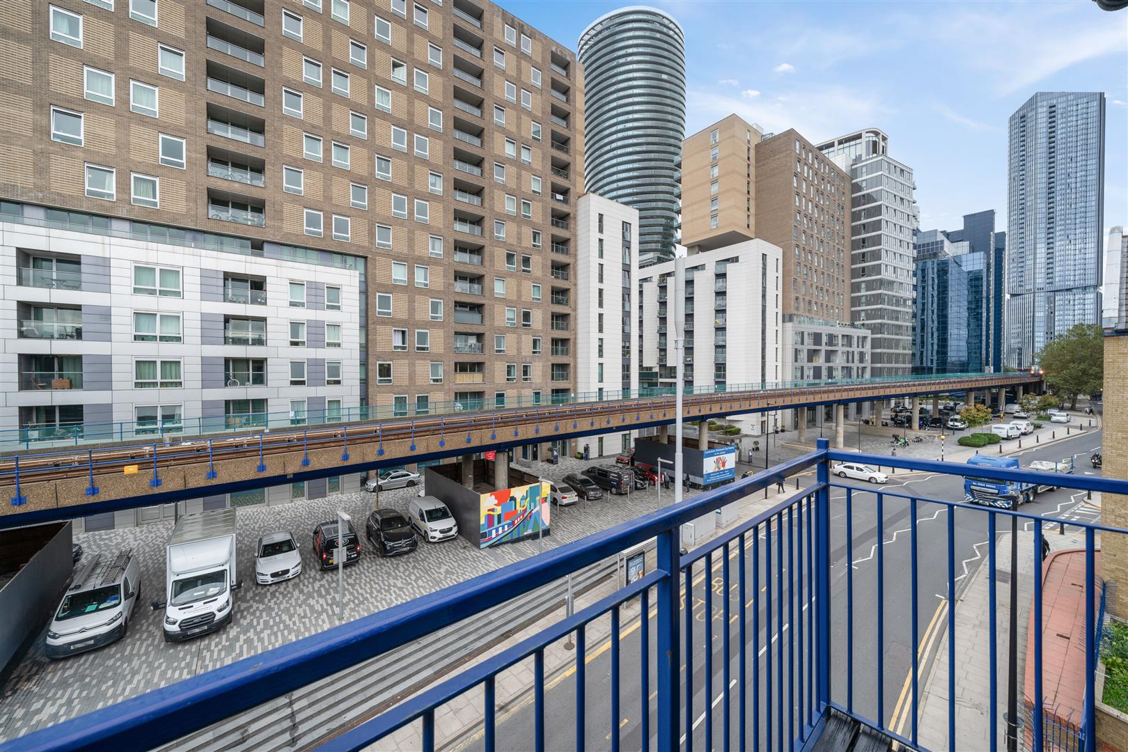 Peninsula Court, Canary Wharf